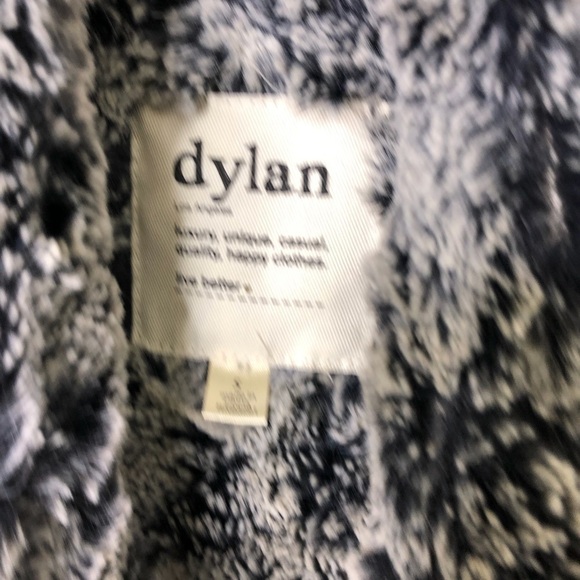 Dylan Draped Open Front Faux Fur Vest Blue Size Small Outerwear Fuzzy - Picture 6 of 9